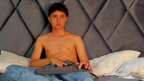 ethanlowell online show from February 2025 01:58:02 AM