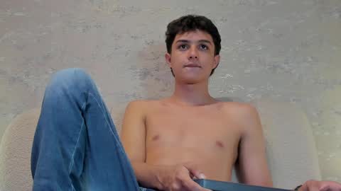 ethanlowell online show from March 2025 02:50:01 AM