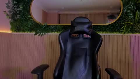 ethanlowell online show from January 2026 04:50:02 AM