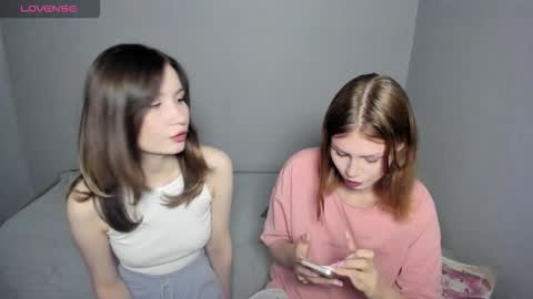 Snapshot of eumomino chatting on September 2025 11:20:01 PM Veronica Tiia Lilith left to right online show from September 2025 11:20:01 PM