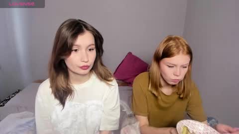 Snapshot of eumomino chatting on October 2025 05:05:01 AM Veronica Tiia Lilith left to right online show from October 2025 05:05:01 AM