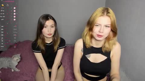 Snapshot of eumomino chatting on December 2025 04:23:01 PM Veronica Tiia Lilith left to right online show from December 2025 04:23:01 PM