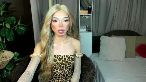 Snapshot of euphoric_goddess chatting on June 2026 10:57:02 AM euphoric_goddess online show from June 2026 10:57:02 AM
