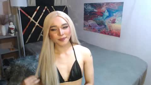 Euren  Bradley online show from November 2025 01:55:02 PM