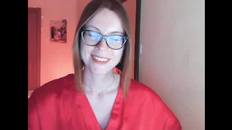 Snapshot of eva_cutesmile chatting on May 2026 07:33:02 PM Eva online show from May 2026 07:33:02 PM
