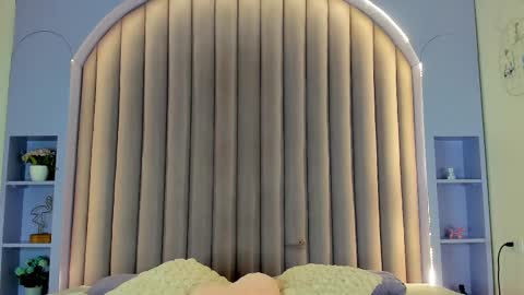 EVA DAEMON  online show from February 2025 11:27:01 AM