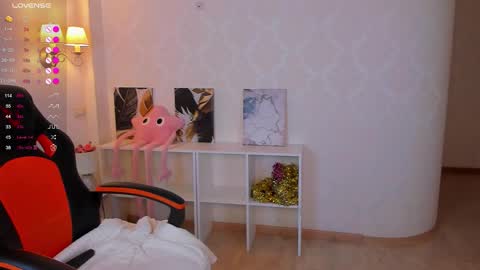 Snapshot of eva_deepsy chatting on February 2026 04:40:02 AM Im Eva online show from February 2026 04:40:02 AM