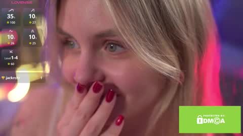 Evienne online show from November 2025 03:58:01 PM