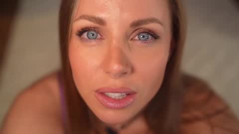 Snapshot of eva_fashionista chatting on June 2026 08:40:02 PM Eva online show from June 2026 08:40:02 PM