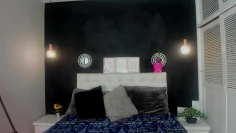 eva_hot_1 online show from October 2025 01:00:02 PM