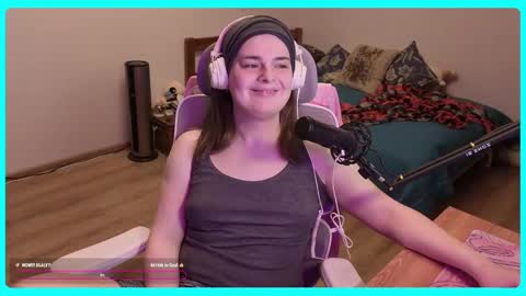 Snapshot of eva_katt chatting on May 2026 12:32:01 PM Gamer Katt online show from May 2026 12:32:01 PM
