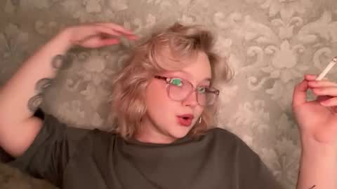 eva_kittenn online show from September 2025 04:18:01 PM