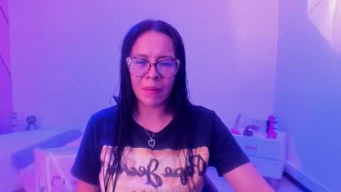 Eva  online show from February 2026 01:20:01 PM