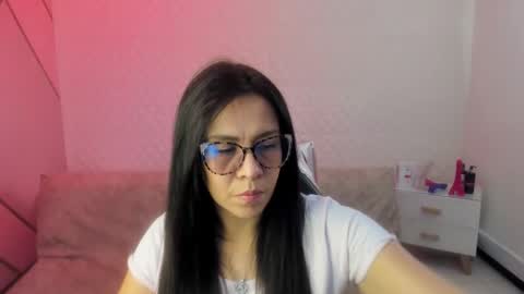 Eva  online show from February 2026 01:09:02 PM