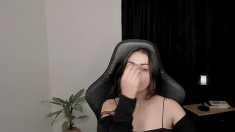 eva_monn online show from January 2025 11:08:01 PM