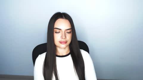 Eva online show from November 2025 04:28:02 PM