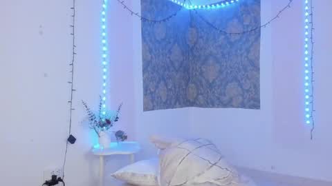 Eva  online show from May 2026 09:03:02 AM