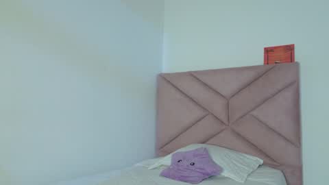 Snapshot of eva_sin18 chatting on April 2026 11:46:01 PM Eva Sin online show from April 2026 11:46:01 PM
