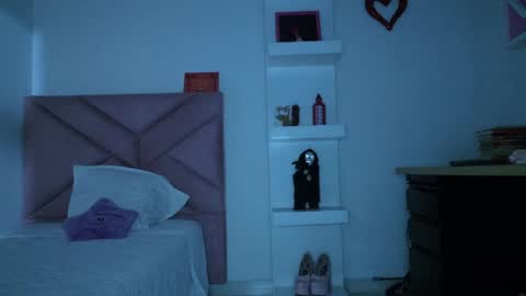 Snapshot of eva_sin18 chatting on April 2026 11:11:01 PM Eva Sin online show from April 2026 11:11:01 PM