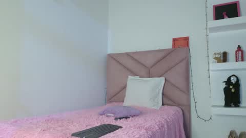 Snapshot of eva_sin18 chatting on May 2026 11:10:01 PM Eva Sin online show from May 2026 11:10:01 PM