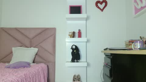 Snapshot of eva_sin18 chatting on May 2026 11:24:02 PM Eva Sin online show from May 2026 11:24:02 PM