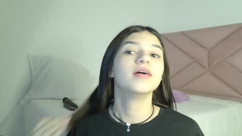 Snapshot of eva_sin18 chatting on May 2026 11:01:04 PM Eva Sin online show from May 2026 11:01:04 PM
