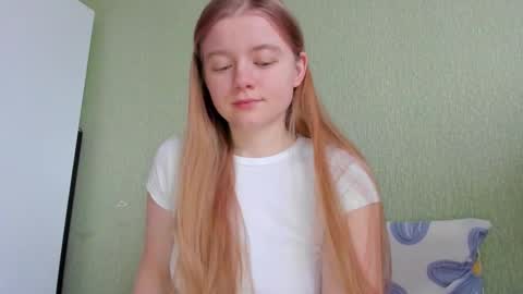 Snapshot of eva_tomiok chatting on December 2025 06:33:01 AM Eva online show from December 2025 06:33:01 AM