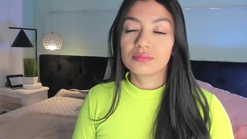 julieth online show from March 2025 11:32:01 AM