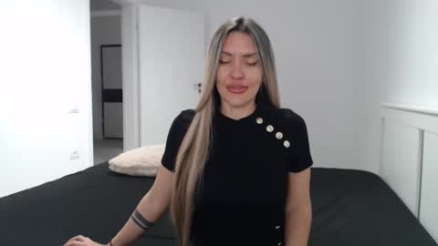 Snapshot of evabomb chatting on January 2025 09:17:02 PM EvaBomb online show from January 2025 09:17:02 PM