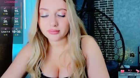 Eva  online show from September 2025 03:20:01 AM