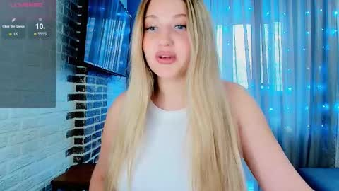 Eva  online show from October 2025 09:43:02 AM