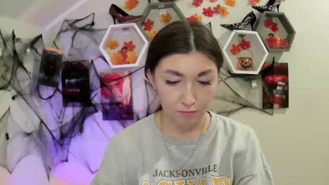 Evachaturbatte online show from October 2025 11:10:01 AM