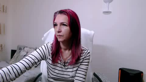 EvadesireONE online show from April 2026 03:32:02 PM