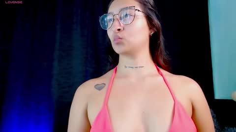 Evah Lee online show from November 2025 02:00:01 AM