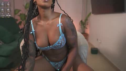 Snapshot of evajacksss_ chatting on November 2025 10:19:02 PM evajacksss_ online show from November 2025 10:19:02 PM