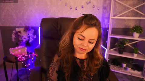 EvaMinni online show from November 2025 02:06:01 PM