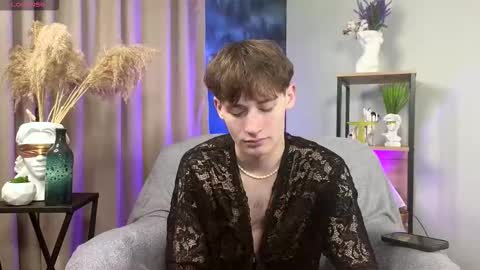 Snapshot of evan__joy chatting on February 2026 09:00:02 PM Evan online show from February 2026 09:00:02 PM