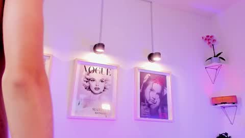 Snapshot of evan_voss chatting on February 2026 10:02:01 PM Evan voss help me get 200 likesindependent model online show from February 2026 10:02:01 PM