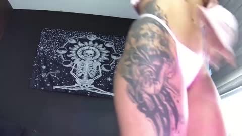  Eva online show from November 2025 06:40:02 PM