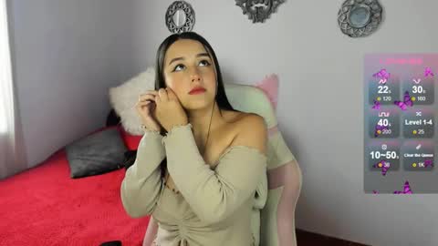 Snapshot of evans_hailey_15 chatting on February 2025 01:06:01 PM hailey online show from February 2025 01:06:01 PM