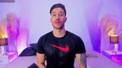 Snapshot of evans_opry1 chatting on October 2025 08:39:01 PM E V A N S online show from October 2025 08:39:01 PM