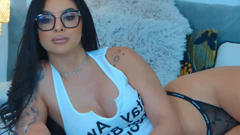 evareyss online show from February 2025 02:21:01 PM