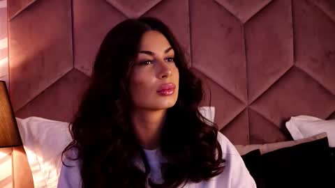 EvaRhea online show from October 2025 02:55:01 AM