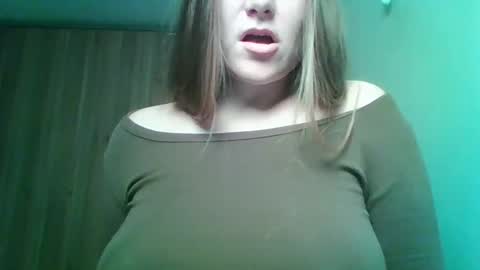 evasapples2026 online show from March 2026 10:50:01 PM