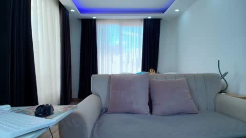 Snapshot of evasweet__ chatting on February 2026 04:40:02 PM EVA LUNA online show from February 2026 04:40:02 PM