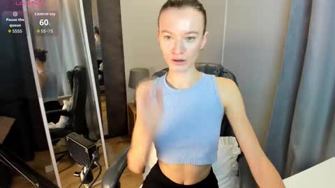 Snapshot of evatoniz chatting on November 2025 01:15:01 AM Eva online show from November 2025 01:15:01 AM