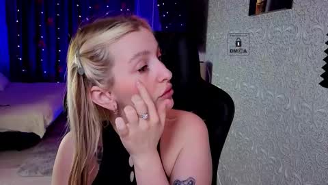 evavibe online show from February 2026 06:12:02 PM