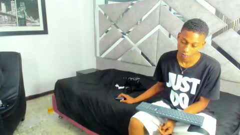 Eva And Emmanuel online show from October 2025 03:34:01 PM