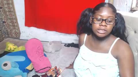 Snapshot of evaxemma chatting on July 2026 01:57:02 PM Eva And Emmanuel online show from July 2026 01:57:02 PM