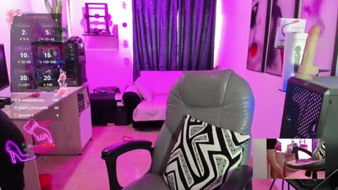 Evee online show from January 2025 05:11:01 PM